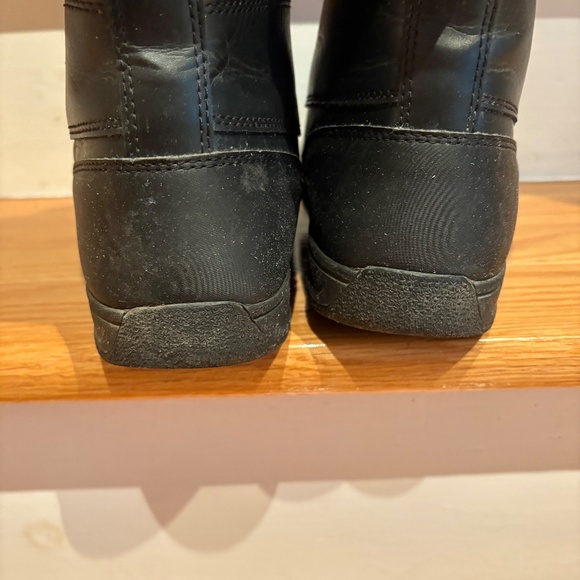 UGG Boots - Picture 4 of 7